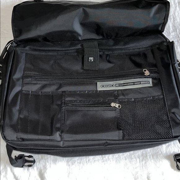 OGIO LAPTOP CARRYING CASE - Picture 3 of 16